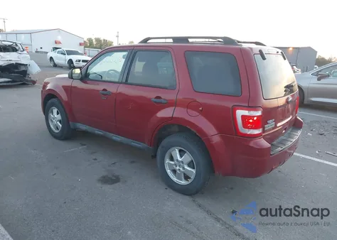 2011 Ford Escape Xlt z USA, uszkodzony, nr VIN 1FMCU9D73BKB10993